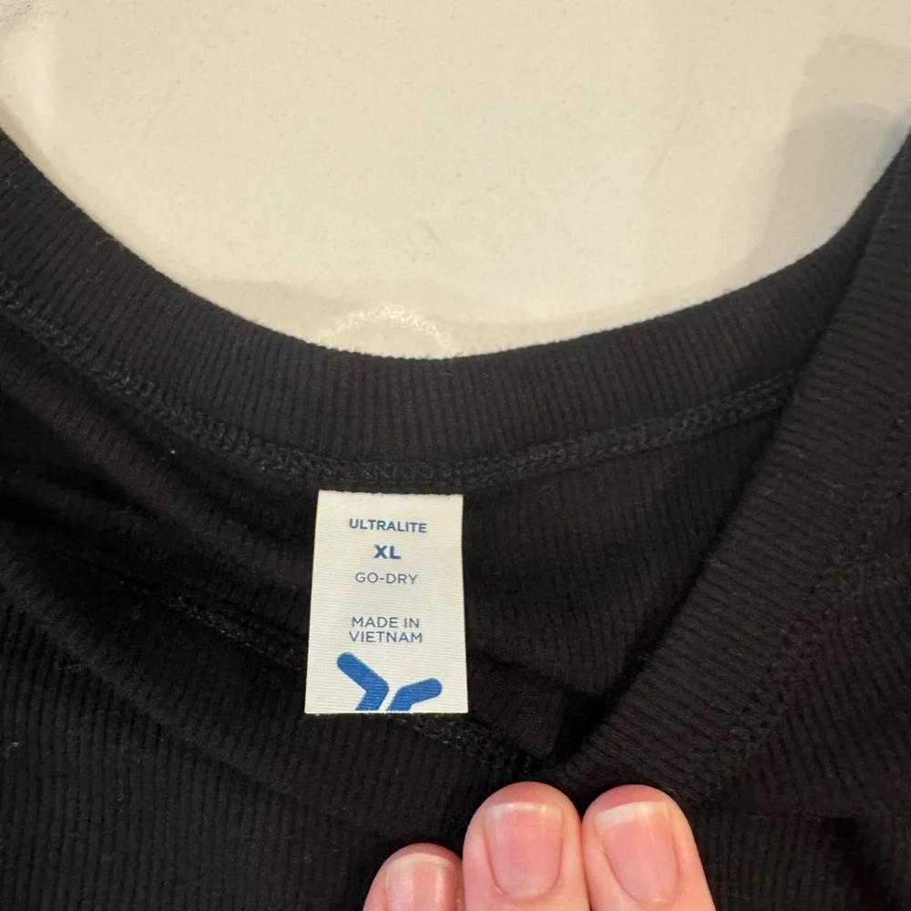 Old navy tee.  Size extra large. Used condition. - Picture 2 of 2